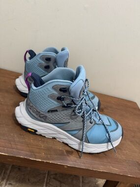 HOKA Woman’s Blue Trail Mid-Top Hiking Shoes Size 8